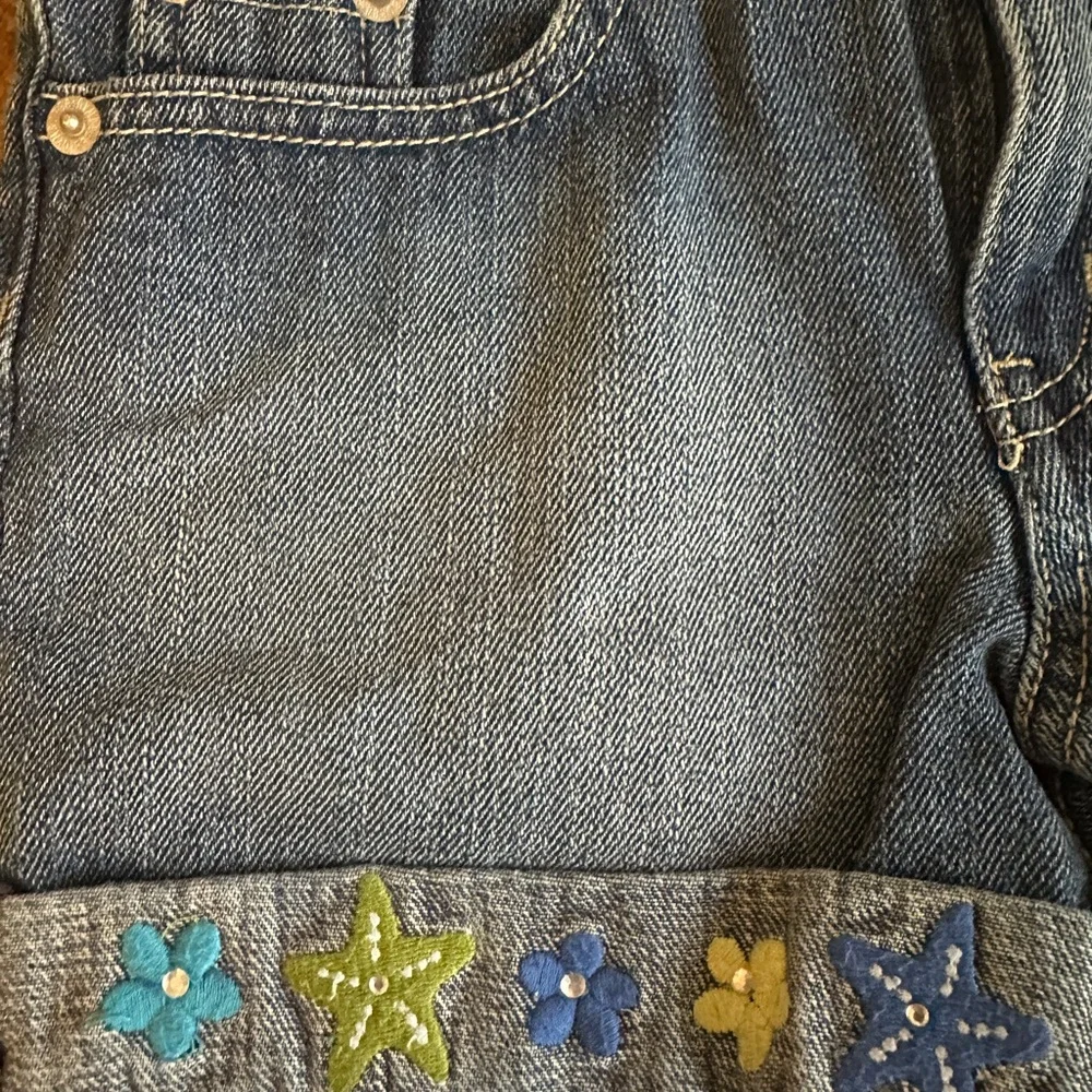 5‎ Gymboree Embroidered Starfish Flowers Jean Shorts